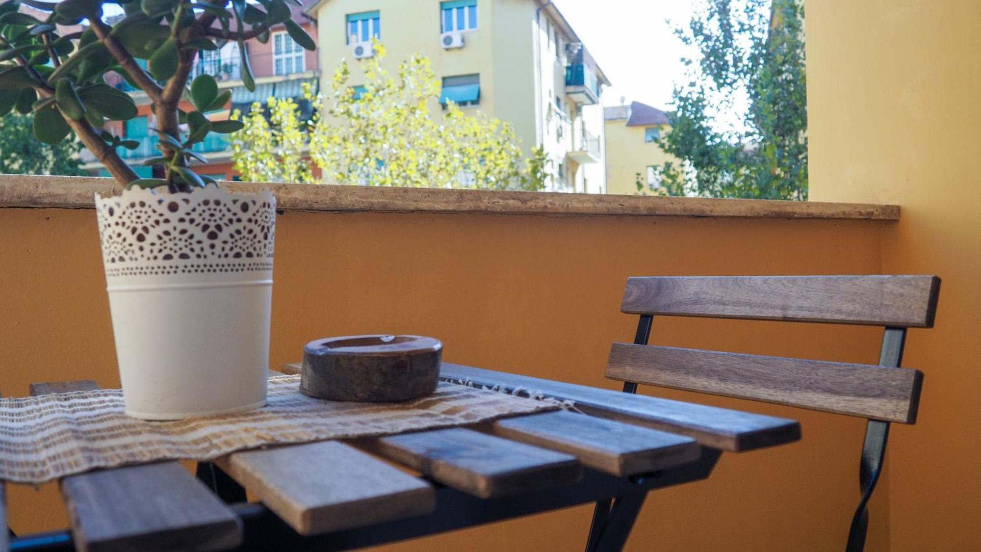 Large Well Connected To Historic Center With Metro A, Ac, Wi-fi Apartment