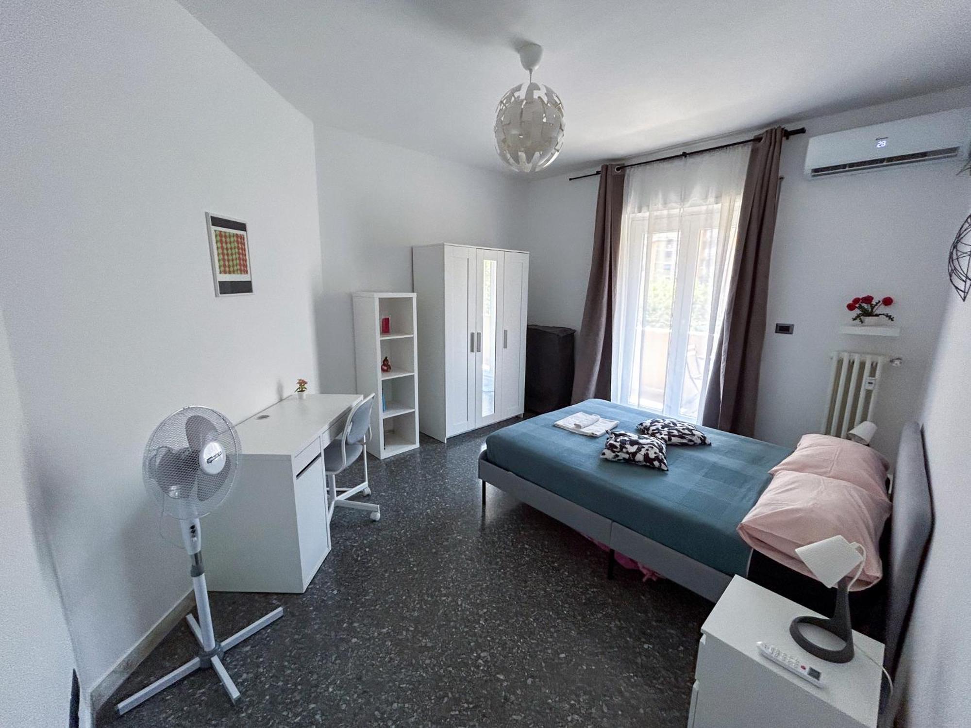 Large Well Connected To Historic Center With Metro A, Ac, Wi-fi *