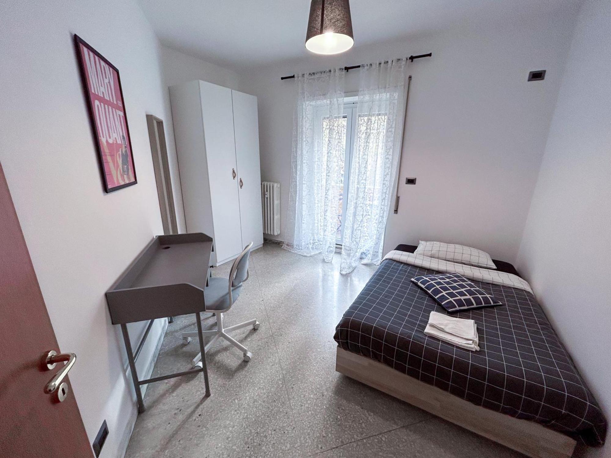 Large Well Connected To Historic Center With Metro A, Ac, Wi-fi Apartment *